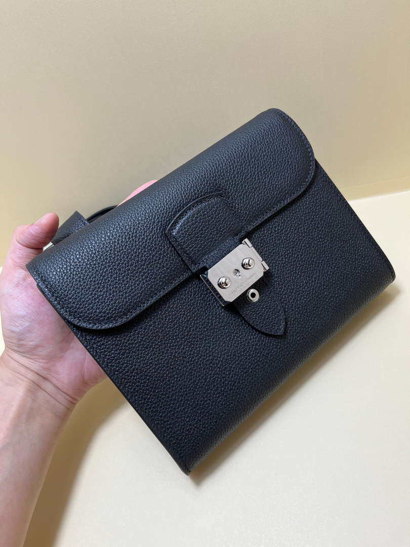 Hermes H084109CK18 SAC A Depeches Messager Shoulder Togo 21 bags Black