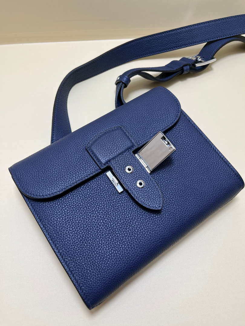 Hermes H084109CK18 SAC A Depeches Messager Shoulder Togo 21 bags Navy Blue