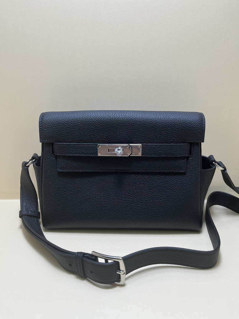 Hermes H084109CK25 Kelly Messager Shoulder Togo 25 bags Black Silver