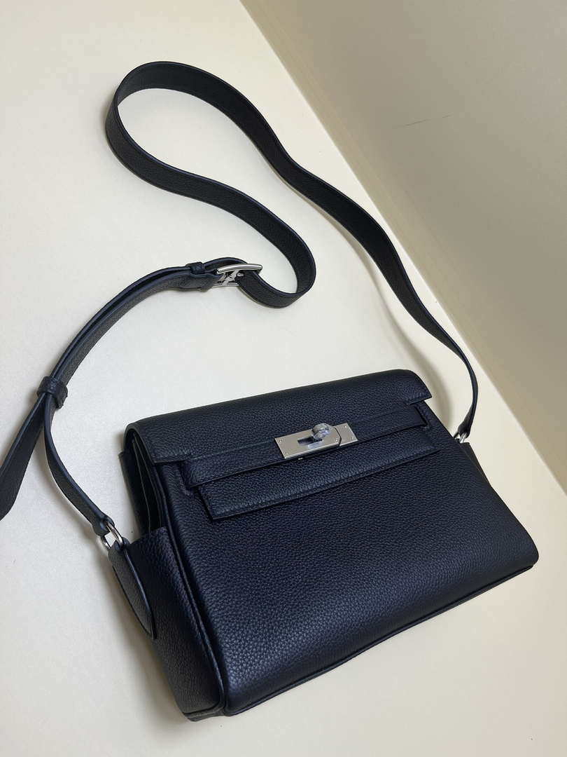 Hermes H084109CK25 Kelly Messager Shoulder Togo 25 bags Black Silver