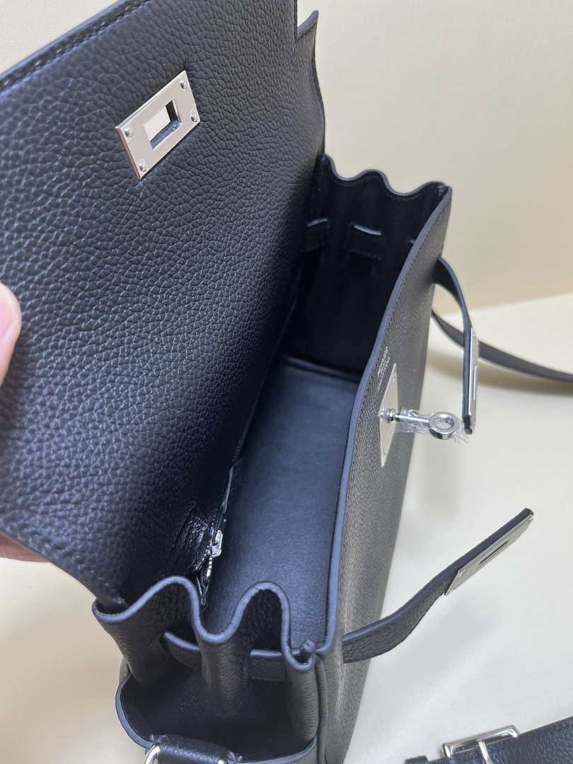 Hermes H084109CK25 Kelly Messager Shoulder Togo 25 bags Black Silver