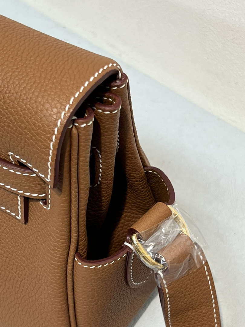 Hermes H084109CK25 Kelly Messager Shoulder Togo 25 bags Gold Brown