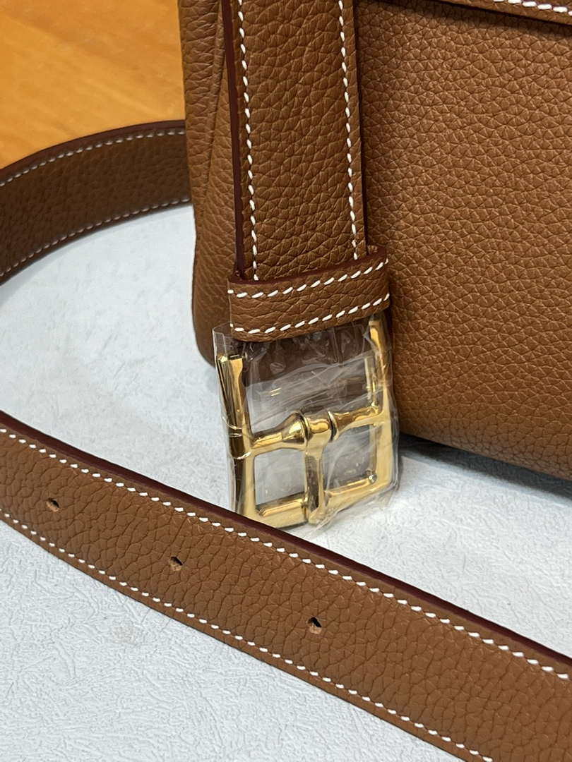 Hermes H084109CK25 Kelly Messager Shoulder Togo 25 bags Gold Brown
