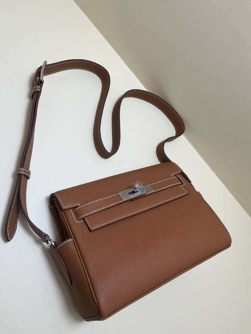 Hermes H084109CK25 Kelly Messager Shoulder Togo 25 bags Brown Silver