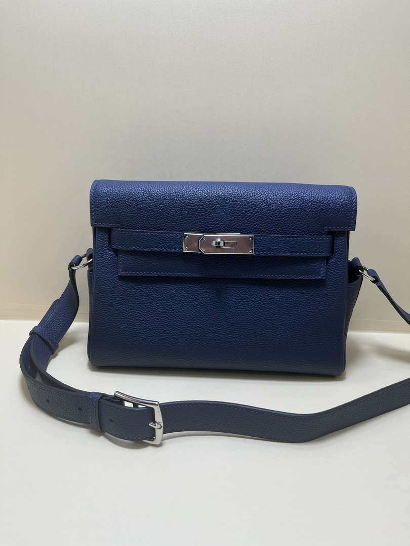Hermes H084109CK25 Kelly Messager Shoulder Togo 25 bags Navy Silver