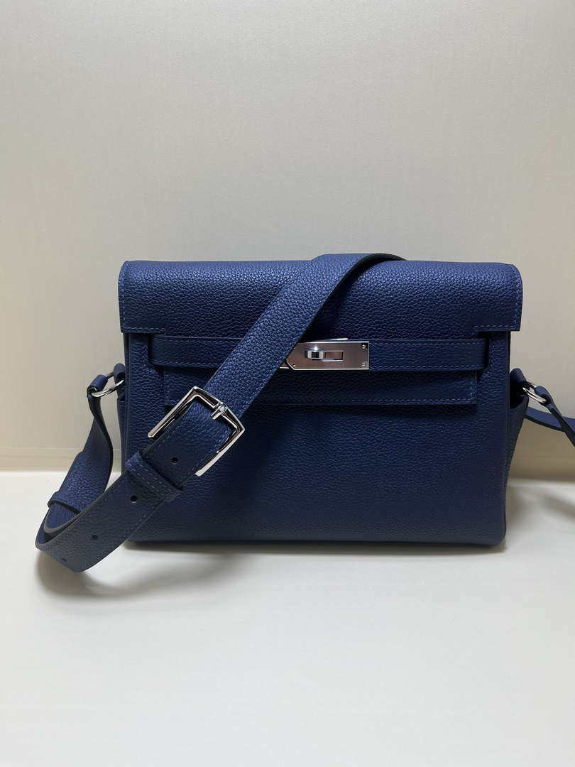 Hermes H084109CK25 Kelly Messager Shoulder Togo 25 bags Navy Silver