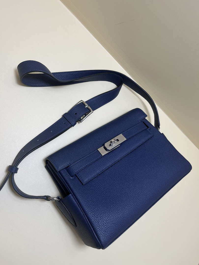 Hermes H084109CK25 Kelly Messager Shoulder Togo 25 bags Navy Silver