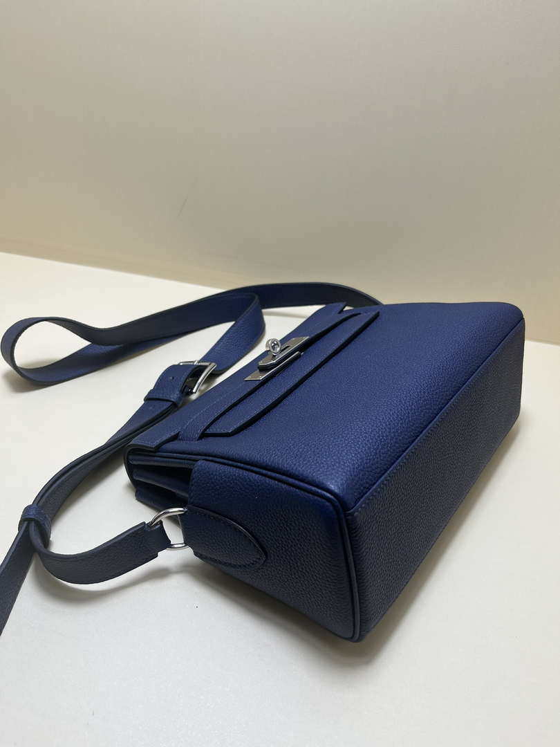 Hermes H084109CK25 Kelly Messager Shoulder Togo 25 bags Navy Silver