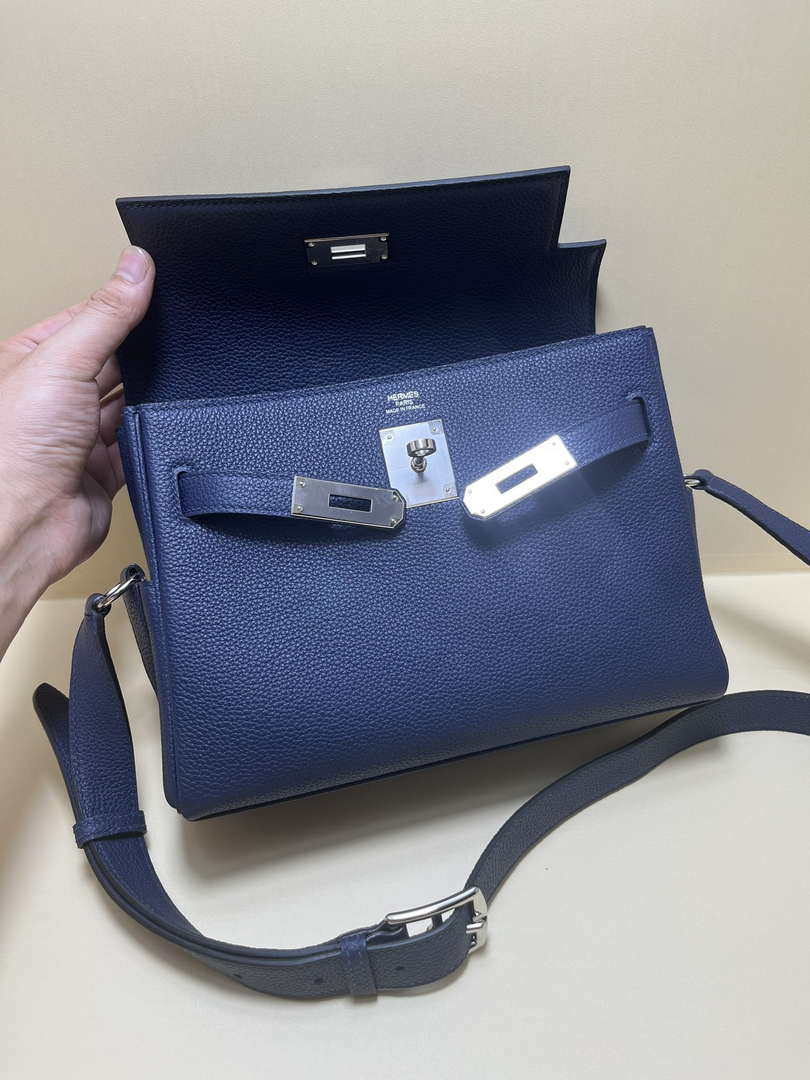 Hermes H084109CK25 Kelly Messager Shoulder Togo 25 bags Navy Silver