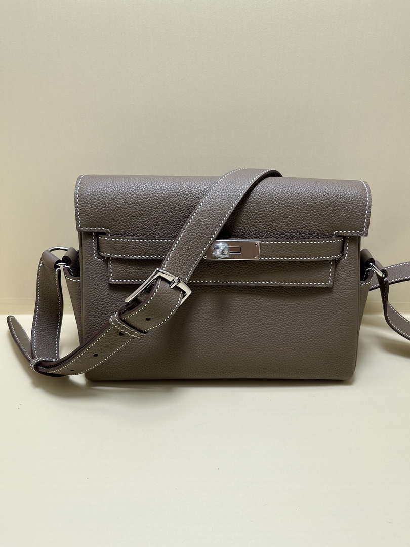 Hermes H084109CK25 Kelly Messager Shoulder Togo 25 bags Elephant Gray Silver