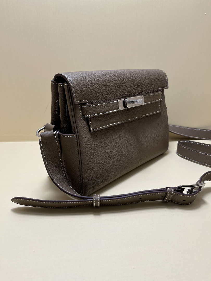 Hermes H084109CK25 Kelly Messager Shoulder Togo 25 bags Elephant Gray Silver