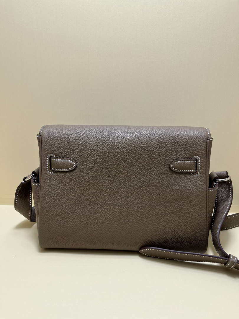 Hermes H084109CK25 Kelly Messager Shoulder Togo 25 bags Elephant Gray Silver