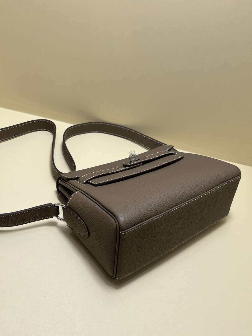 Hermes H084109CK25 Kelly Messager Shoulder Togo 25 bags Elephant Gray Silver