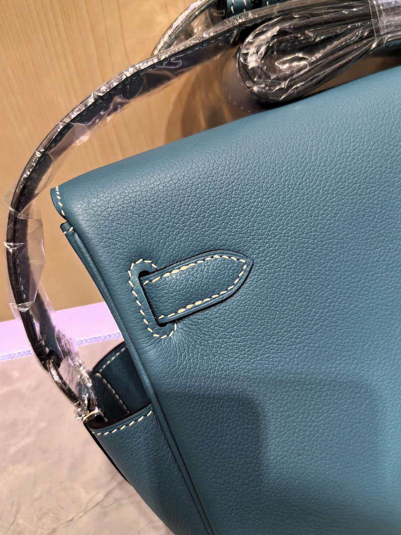 Hermes H084109CK25 Kelly Messager Shoulder Togo 25 bags Sky Blue Silver