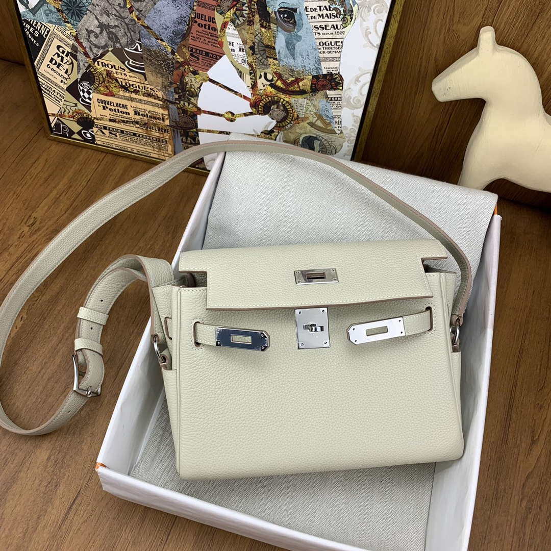 Hermes H084109CK25 Kelly Messager Shoulder Togo 25 bags White Silver
