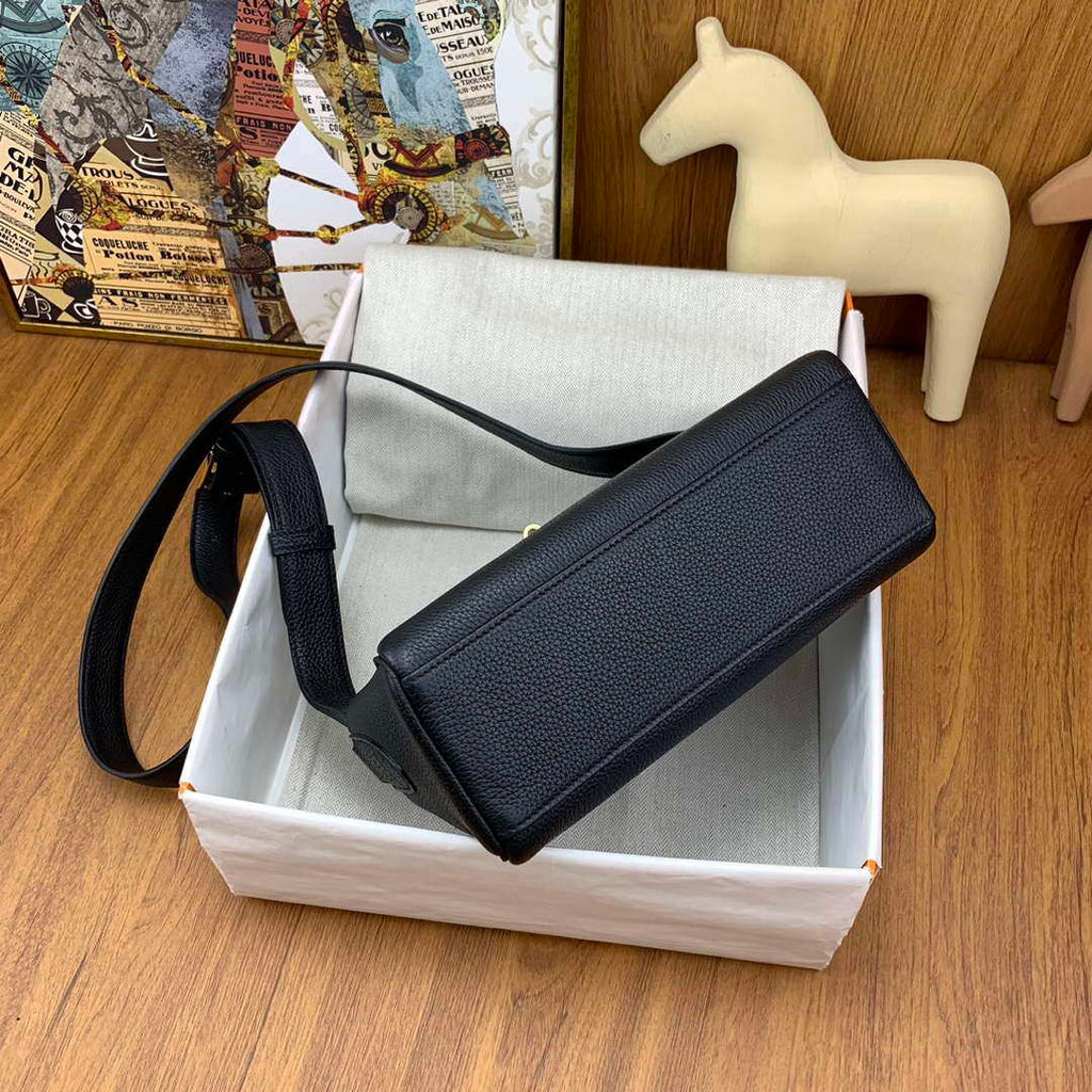 Hermes H084109CK25 Kelly Messager Shoulder Togo 25 bags Black Gold