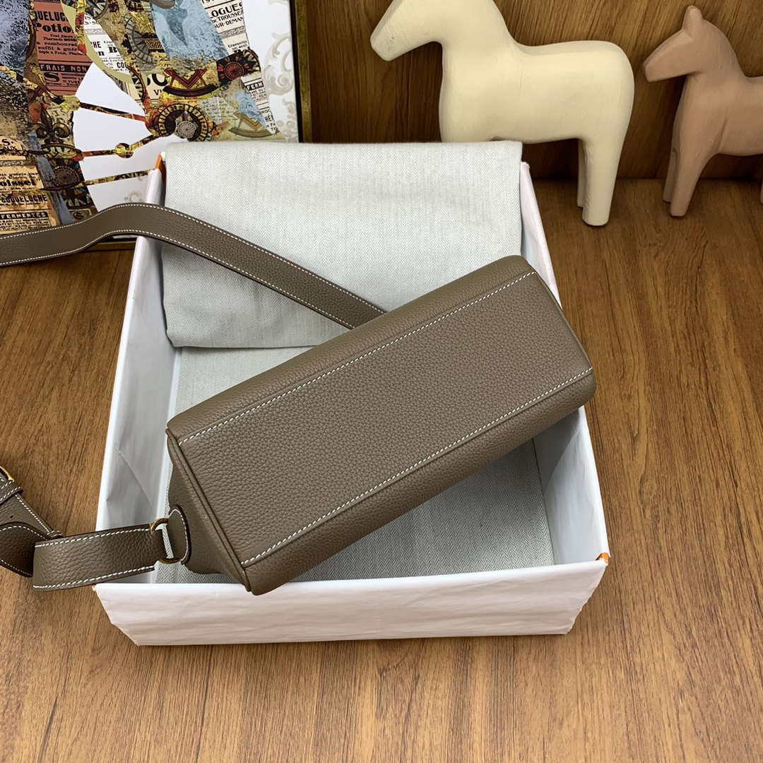 Hermes H084109CK25 Kelly Messager Shoulder Togo 25 bags Elephant Gray Gold
