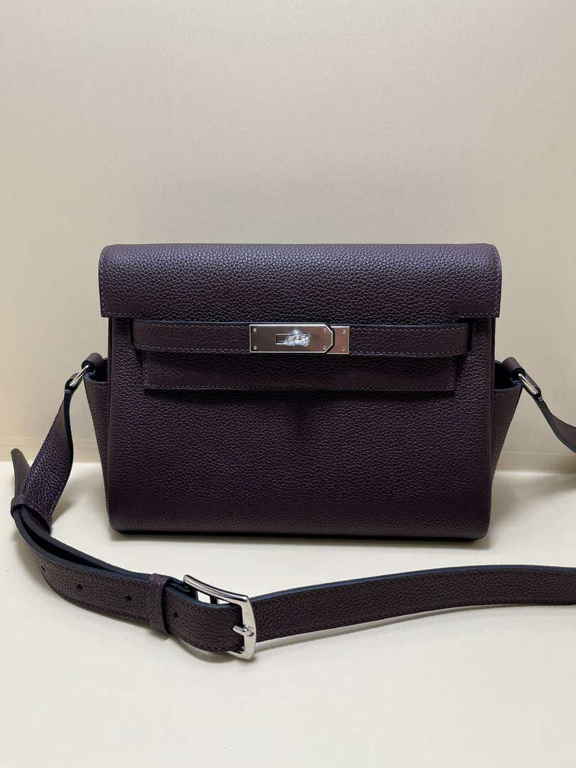 Hermes H084109CK25 Kelly Messager Shoulder Togo 25 bags Saddle Red
