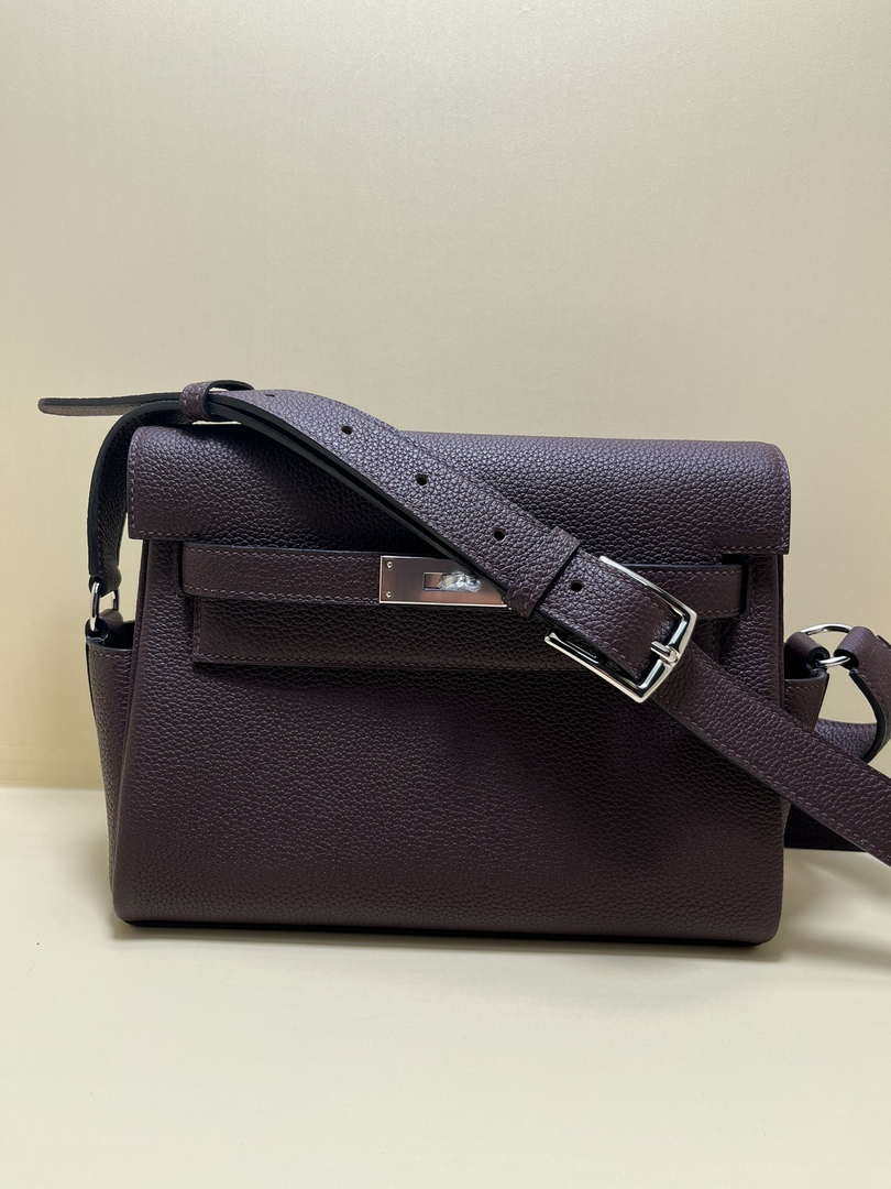 Hermes H084109CK25 Kelly Messager Shoulder Togo 25 bags Saddle Red