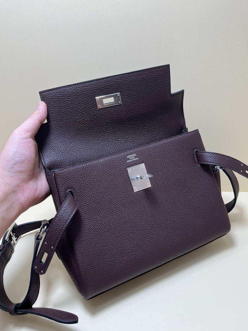 Hermes H084109CK25 Kelly Messager Shoulder Togo 25 bags Saddle Red