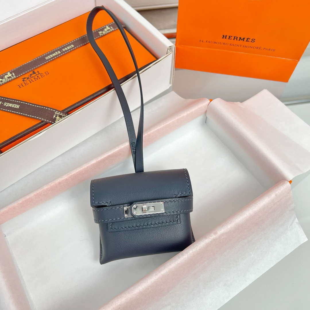 Hermes H084665CK0U Kellyfestival charm Kelly bag charm in Swift calfskin H88900