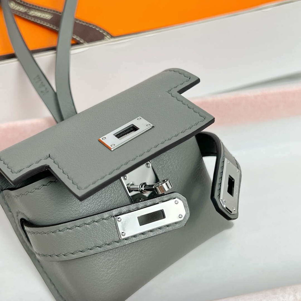 Hermes H084665CK0U Kellyfestival charm Kelly bag charm in Swift calfskin H88901