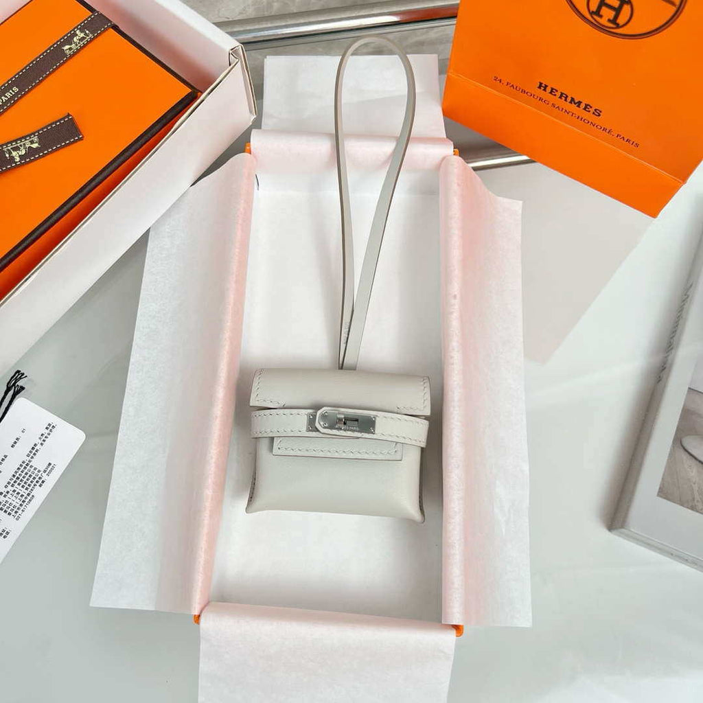 Hermes H084665CK0U Kellyfestival charm Kelly bag charm in Swift calfskin H88903