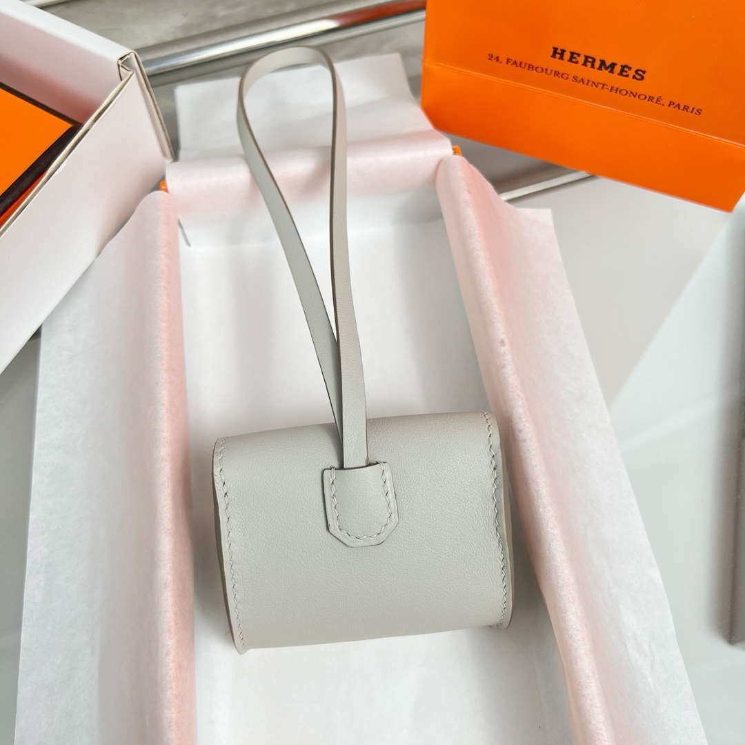 Hermes H084665CK0U Kellyfestival charm Kelly bag charm in Swift calfskin H88903