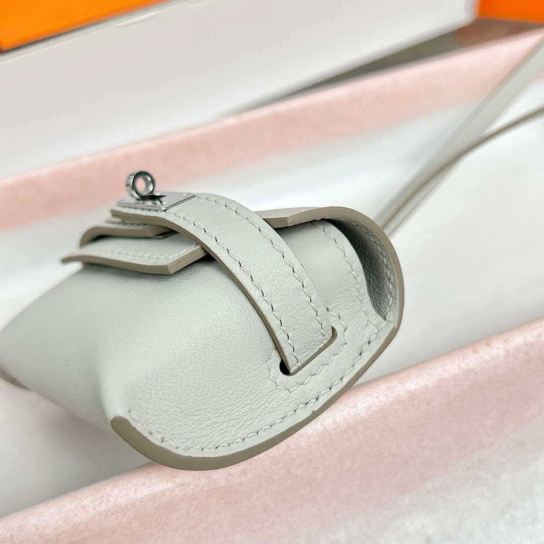 Hermes H084665CK0U Kellyfestival charm Kelly bag charm in Swift calfskin H88903
