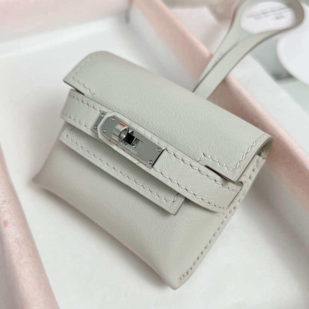 Hermes H084665CK0U Kellyfestival charm Kelly bag charm in Swift calfskin H88903