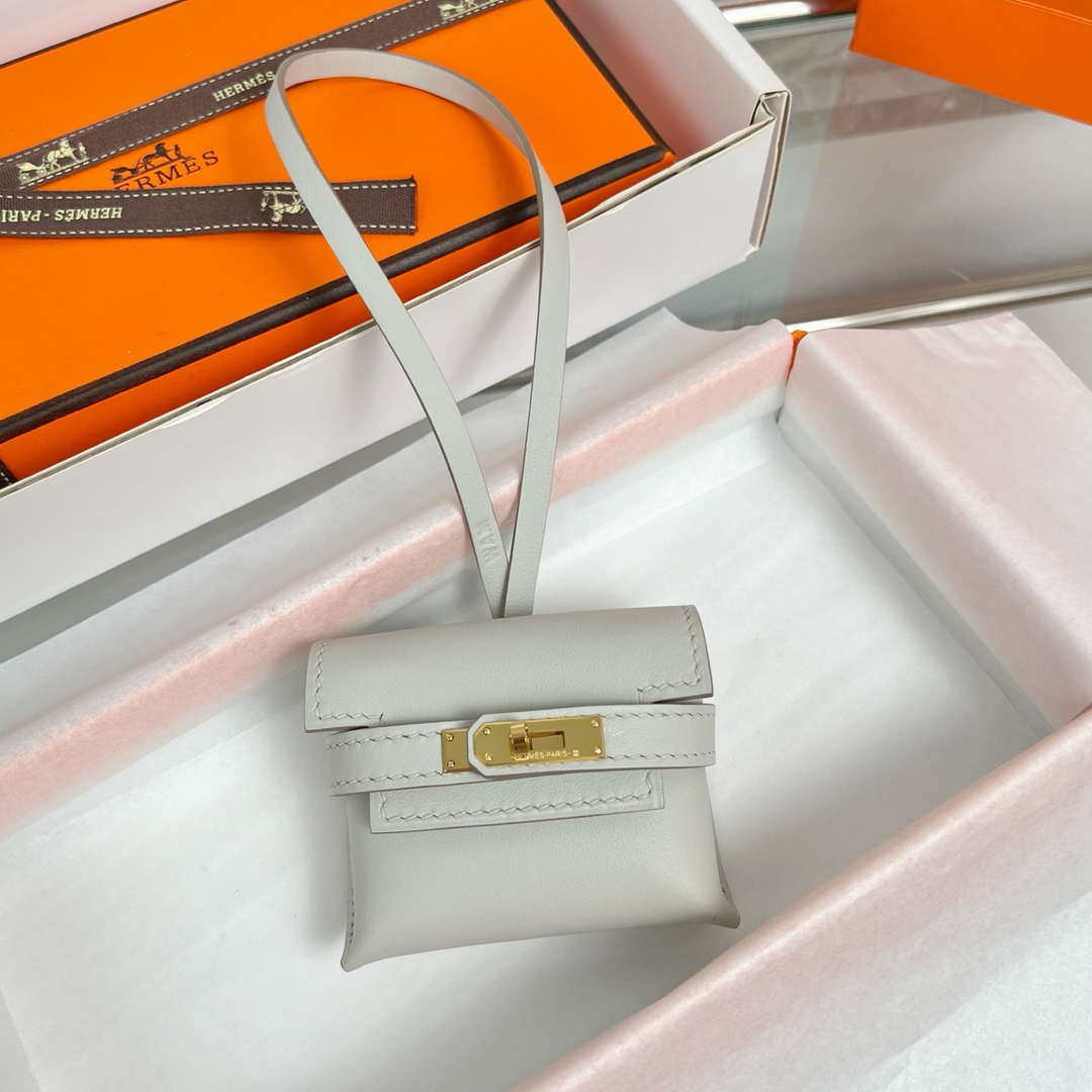 Hermes H084665CK0U Kellyfestival charm Kelly bag charm in Swift calfskin H88903
