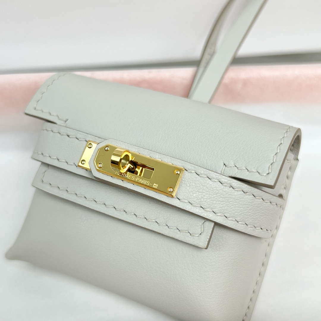 Hermes H084665CK0U Kellyfestival charm Kelly bag charm in Swift calfskin H88903