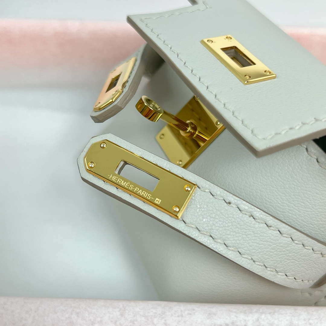 Hermes H084665CK0U Kellyfestival charm Kelly bag charm in Swift calfskin H88903