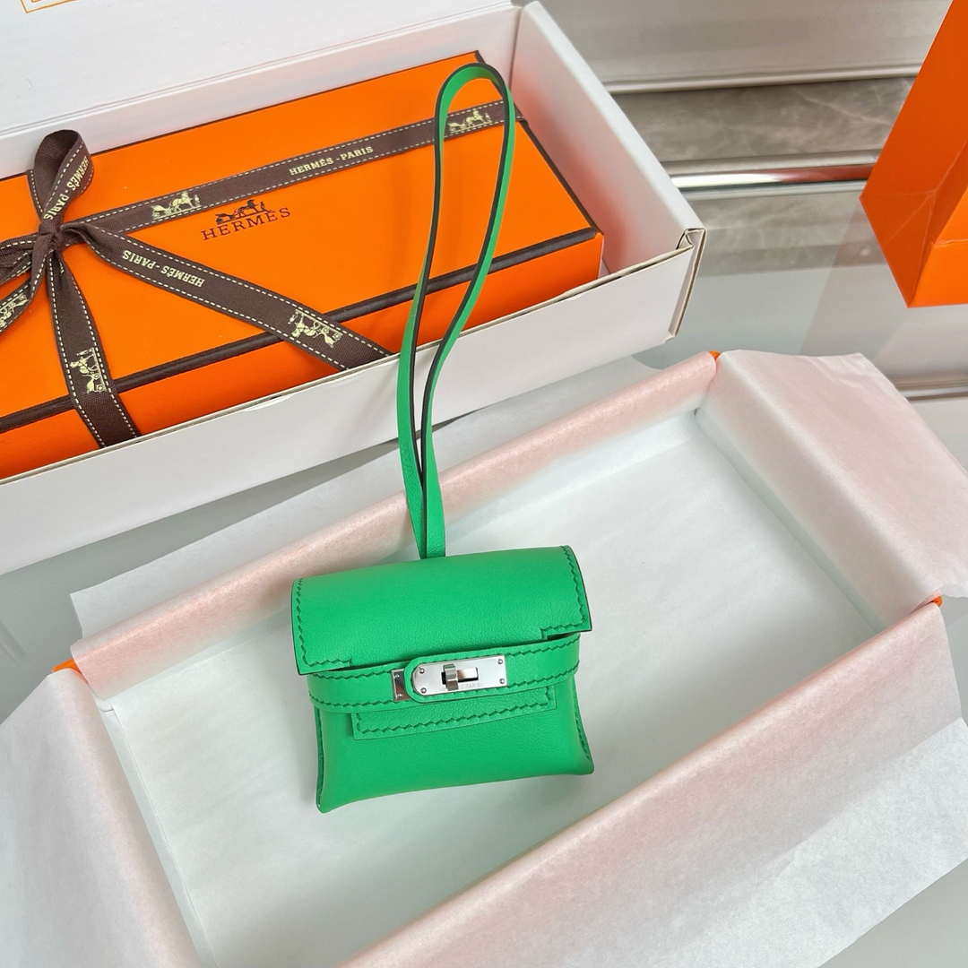 Hermes H084665CK0U Kellyfestival charm Kelly bag charm in Swift calfskin H88904