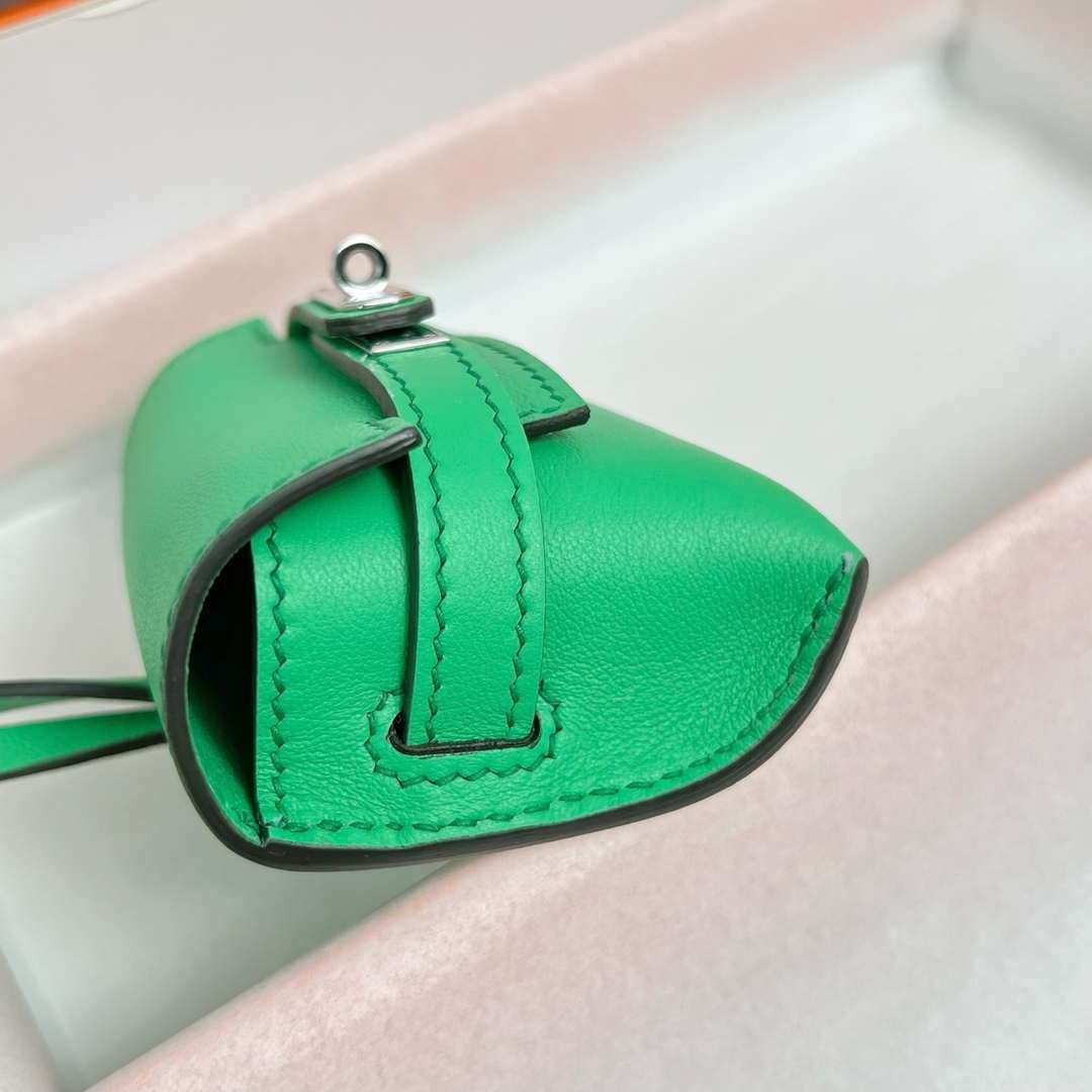 Hermes H084665CK0U Kellyfestival charm Kelly bag charm in Swift calfskin H88904