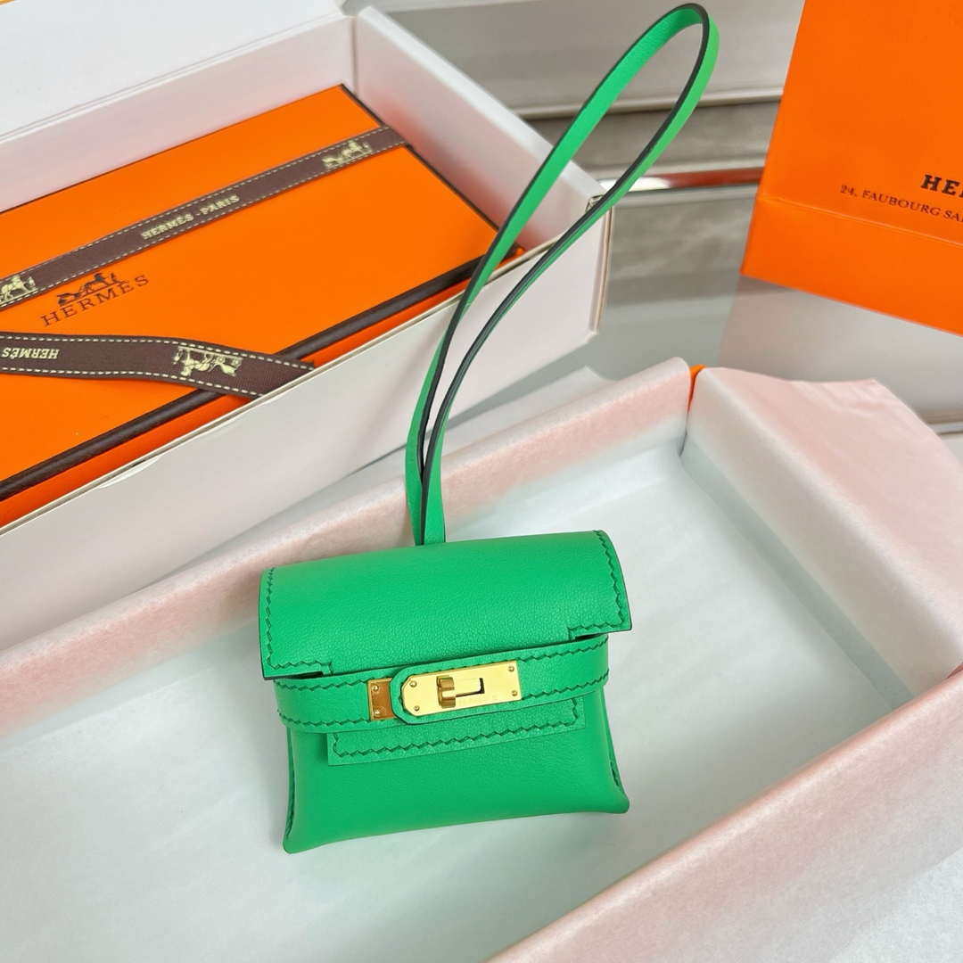 Hermes H084665CK0U Kellyfestival charm Kelly bag charm in Swift calfskin H88904