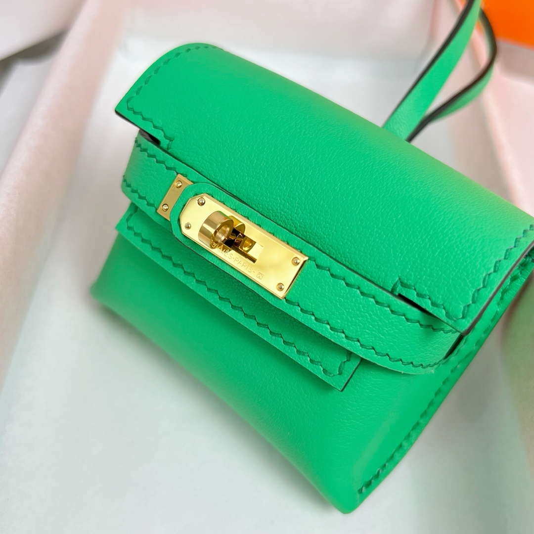 Hermes H084665CK0U Kellyfestival charm Kelly bag charm in Swift calfskin H88904