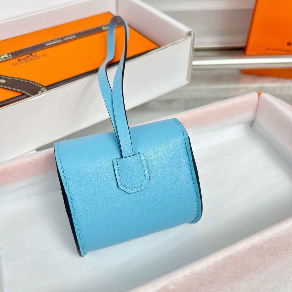 Hermes H084665CK0U Kellyfestival charm Kelly bag charm in Swift calfskin H88905
