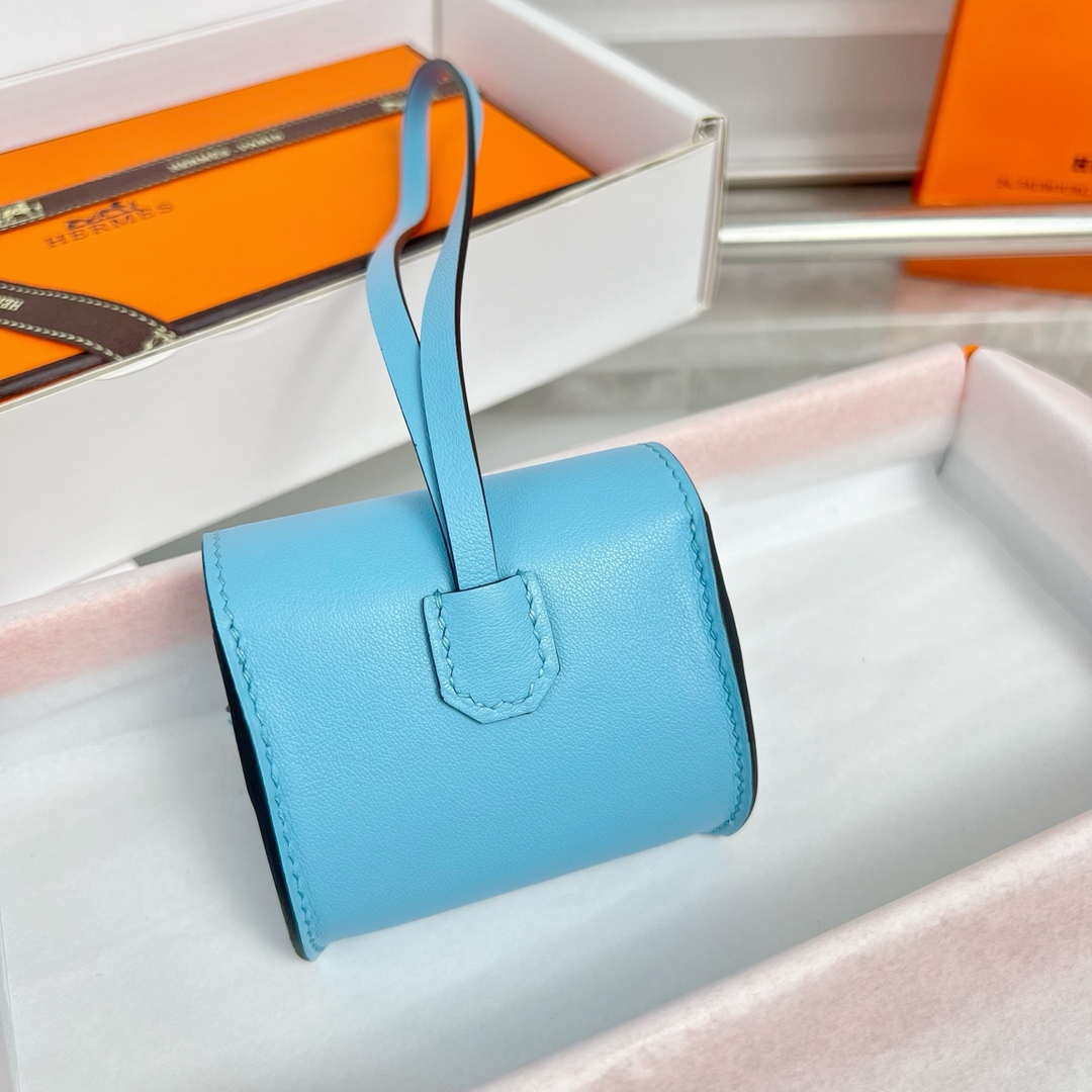 Hermes H084665CK0U Kellyfestival charm Kelly bag charm in Swift calfskin H88905