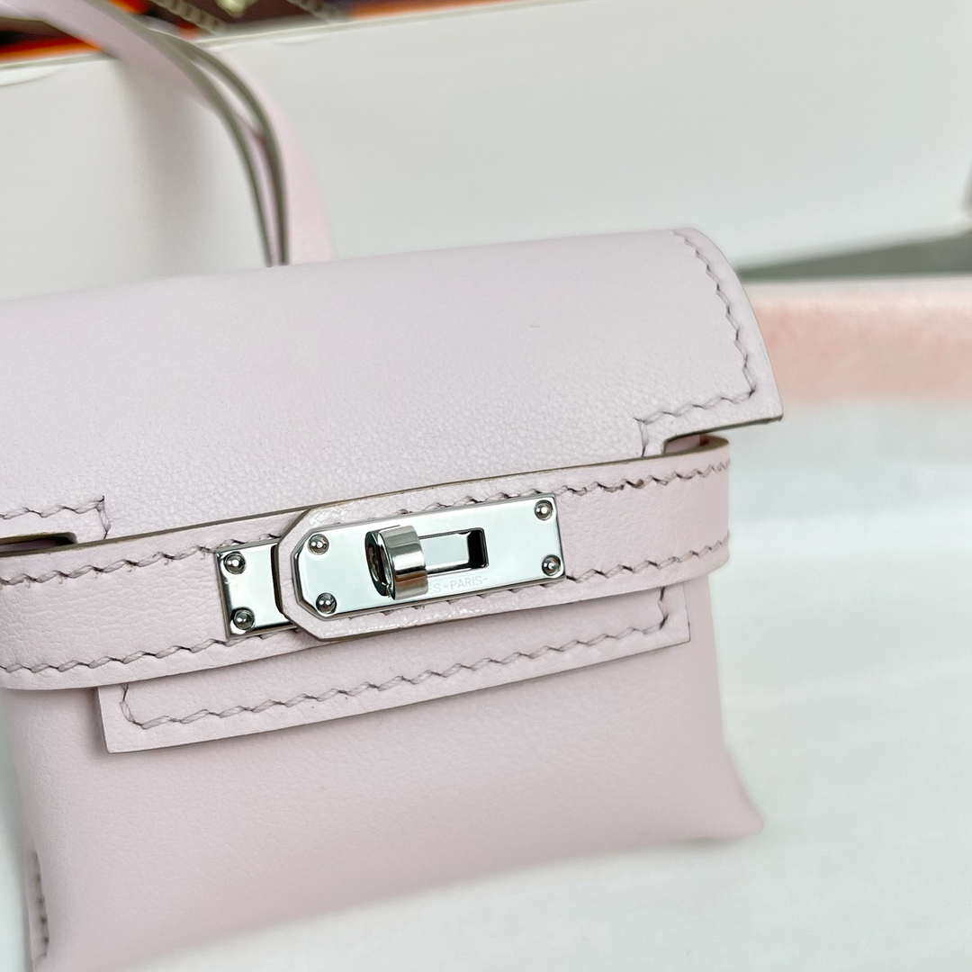 Hermes H084665CK0U Kellyfestival charm Kelly bag charm in Swift calfskin H88906