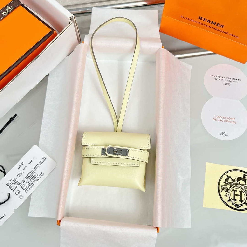 Hermes H084665CK0U Kellyfestival charm Kelly bag charm in Swift calfskin H88907
