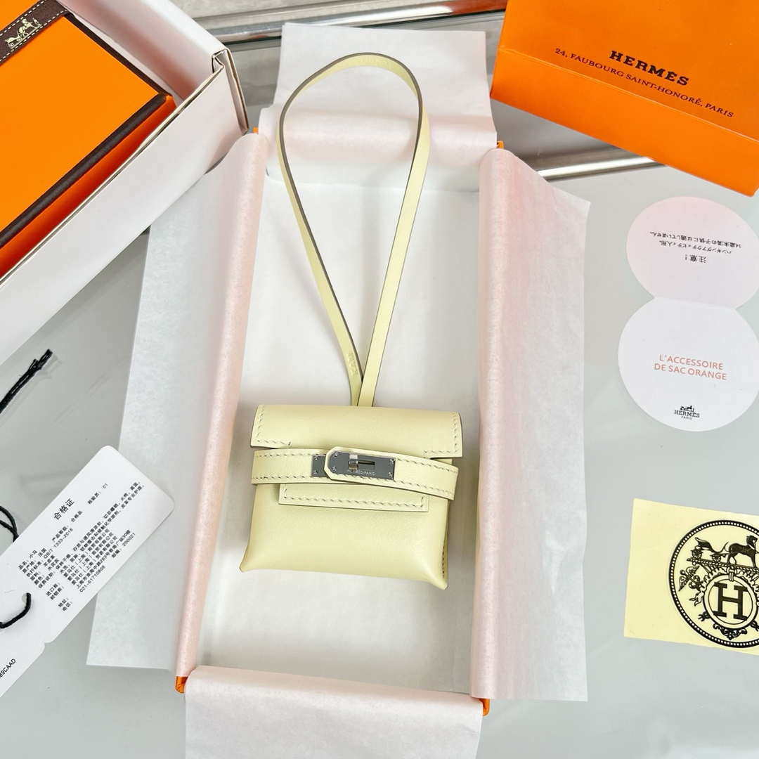 Hermes H084665CK0U Kellyfestival charm Kelly bag charm in Swift calfskin H88907