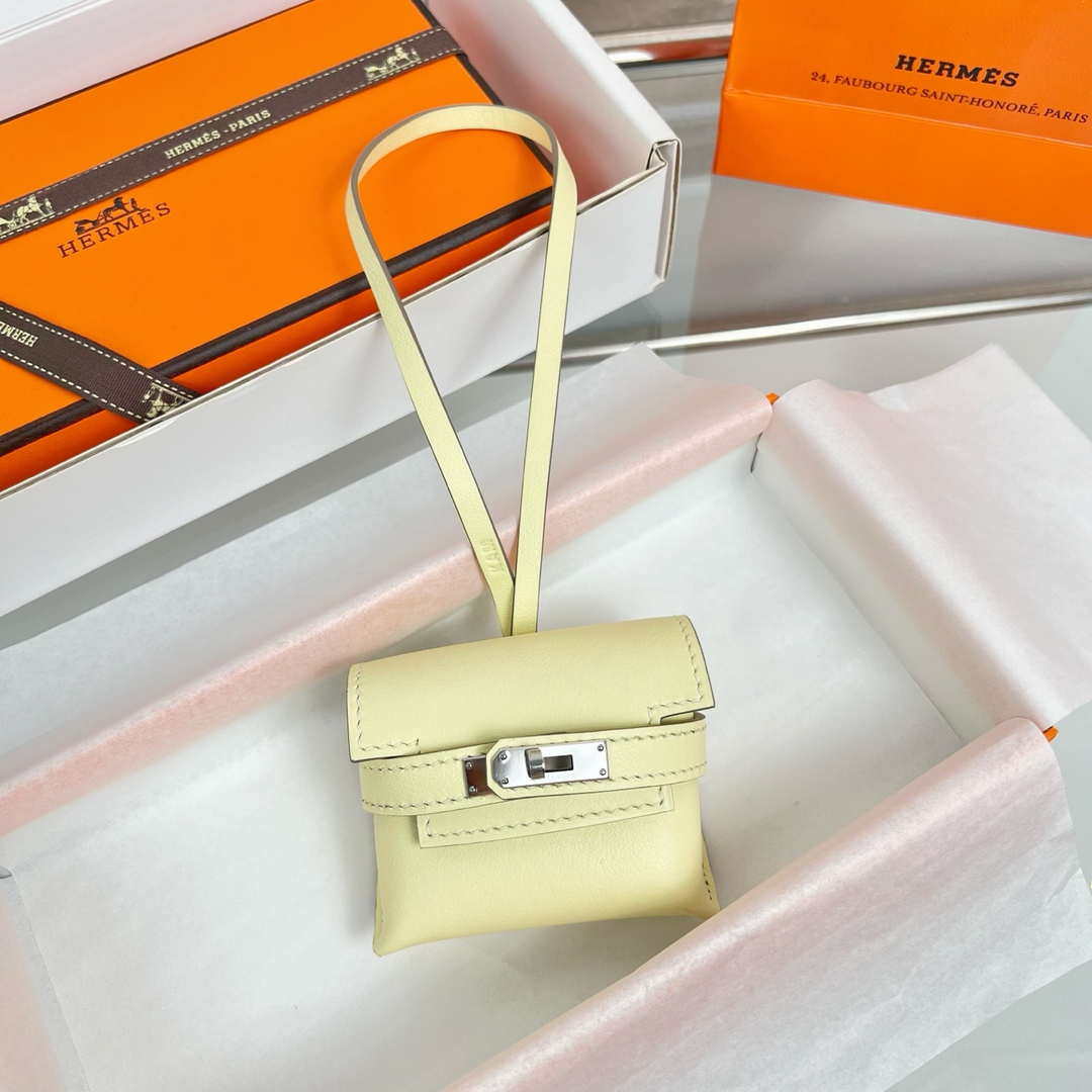 Hermes H084665CK0U Kellyfestival charm Kelly bag charm in Swift calfskin H88907