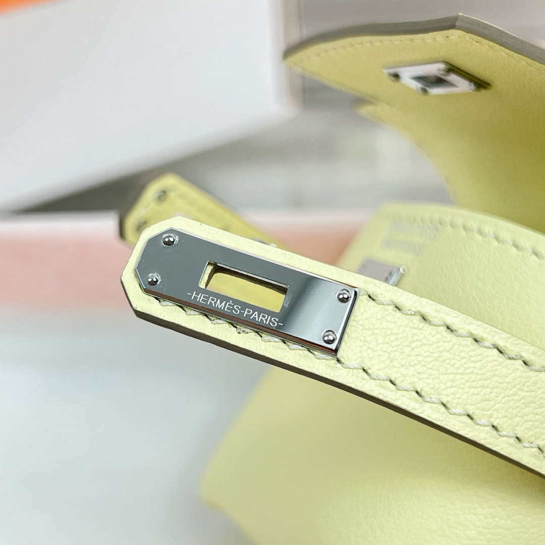 Hermes H084665CK0U Kellyfestival charm Kelly bag charm in Swift calfskin H88907
