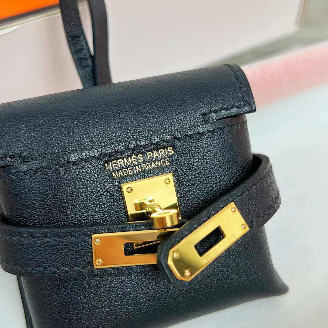 Hermes H084665CK0U Kellyfestival charm Kelly bag charm in Swift calfskin H88908