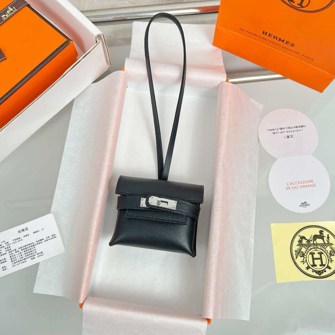 Hermes H084665CK0U Kellyfestival charm Kelly bag charm in Swift calfskin H88908