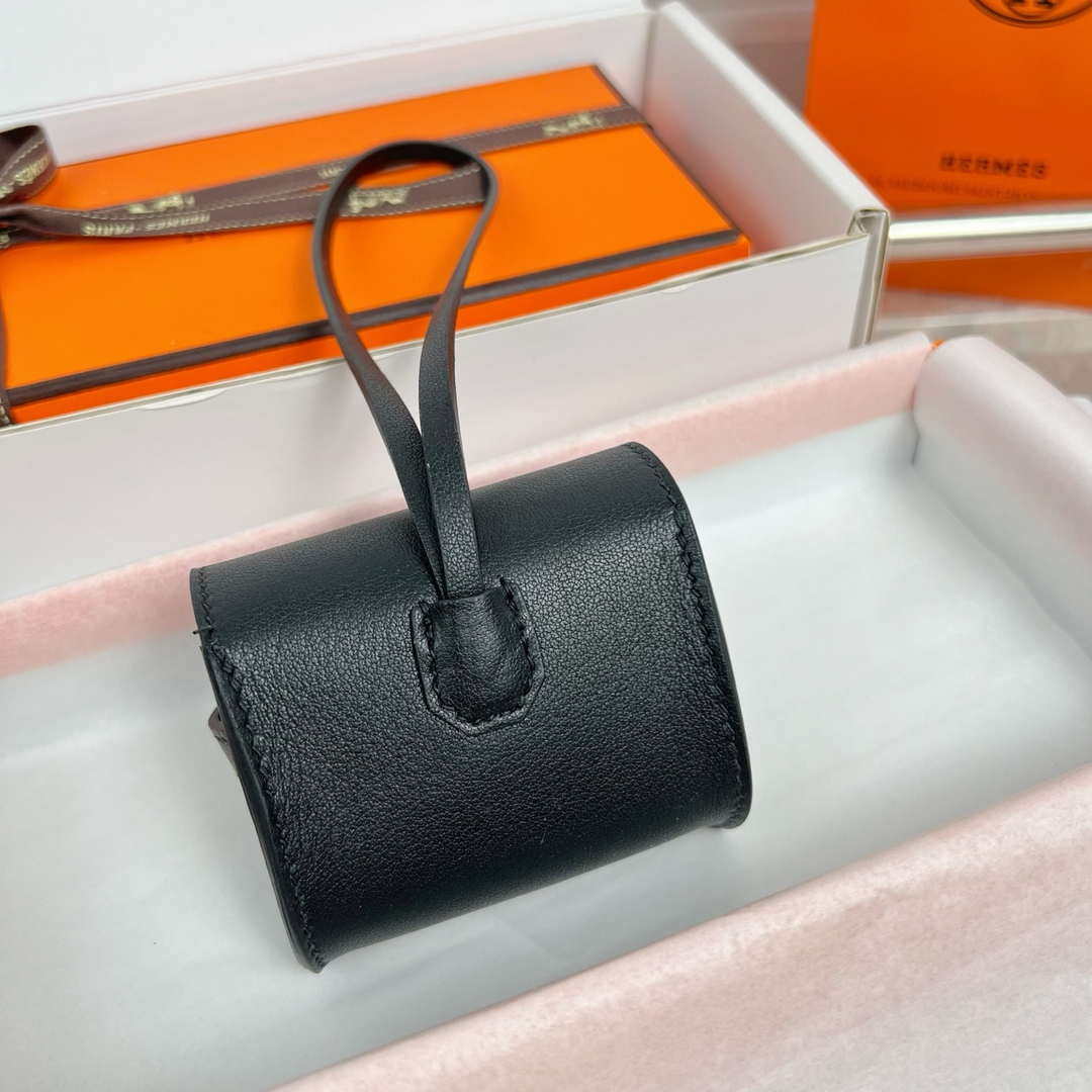 Hermes H084665CK0U Kellyfestival charm Kelly bag charm in Swift calfskin H88908