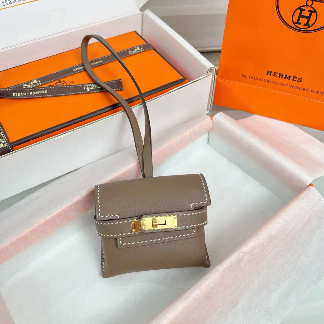 Hermes H084665CK0U Kellyfestival charm Kelly bag charm in Swift calfskin H88909