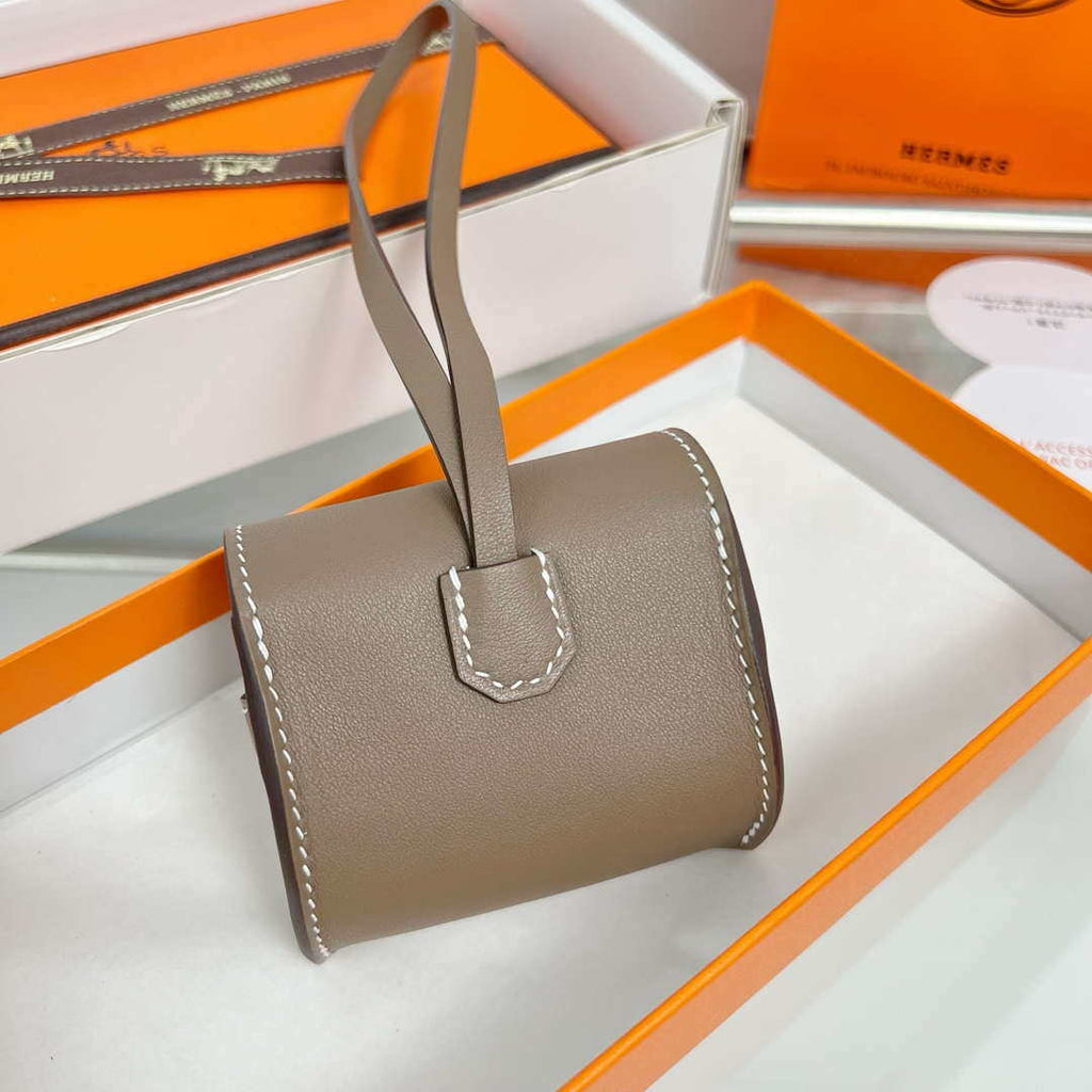 Hermes H084665CK0U Kellyfestival charm Kelly bag charm in Swift calfskin H88909