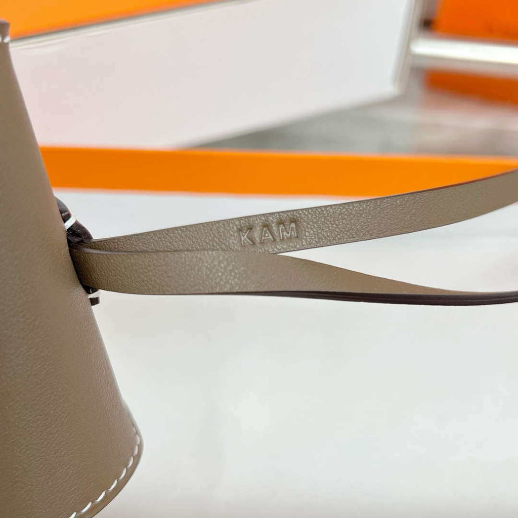 Hermes H084665CK0U Kellyfestival charm Kelly bag charm in Swift calfskin H88909